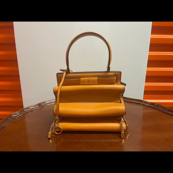 Tory Burch Radizwill accordion handbag - Picture 13 of 16